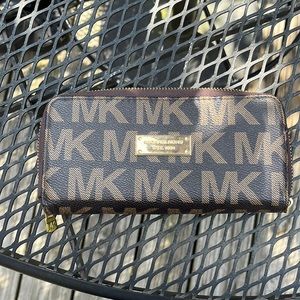 Micheal Kors wallet